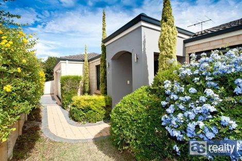 10 Sanderson St, Embleton, WA 6062