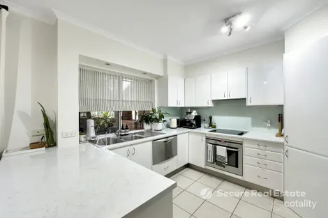 Property photo of 4/8 Carr Street St Lucia QLD 4067