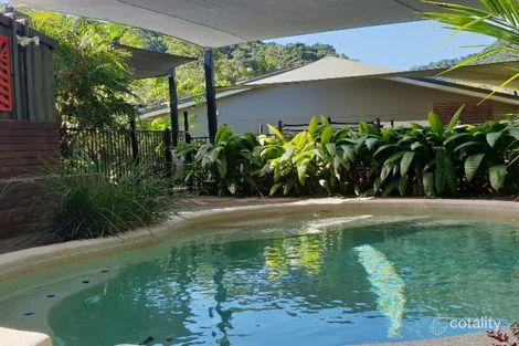 5 Fay Cl, Brinsmead, QLD 4870