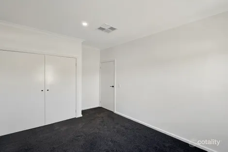 Property photo of 26 Moolort Crescent Eynesbury VIC 3338