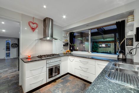 Property photo of 17 Greenacre Crescent Narre Warren VIC 3805
