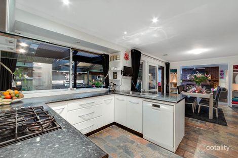 Property photo of 17 Greenacre Crescent Narre Warren VIC 3805