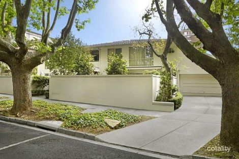 Property photo of 1/9 Woorigoleen Road Toorak VIC 3142