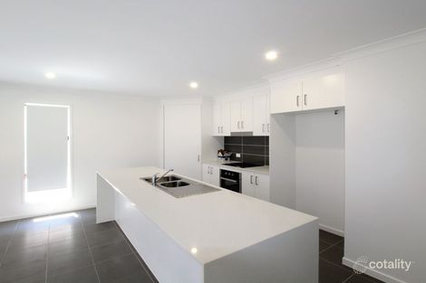 Property photo of 17 Starling Street Deebing Heights QLD 4306