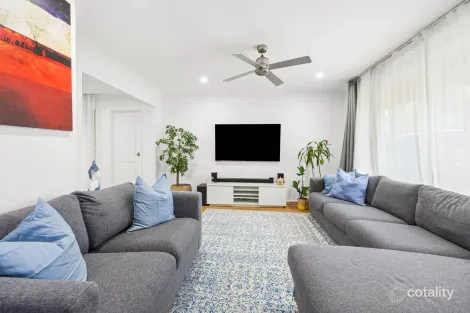 Property photo of 9 Etna Close Cranebrook NSW 2749