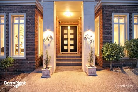 Property photo of 21 Cropton Rise Craigieburn VIC 3064