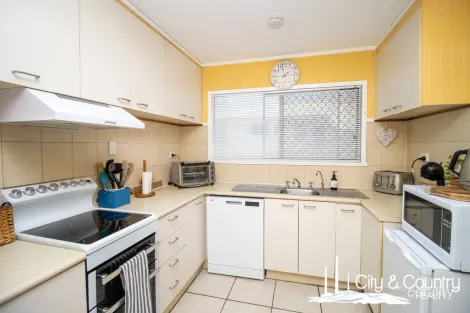 Property photo of 11 Paterson Crescent Healy QLD 4825