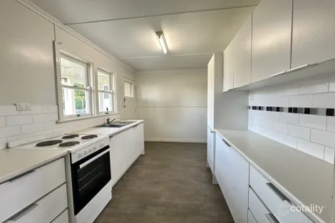 Property photo of 21 Roger Street Birkdale QLD 4159
