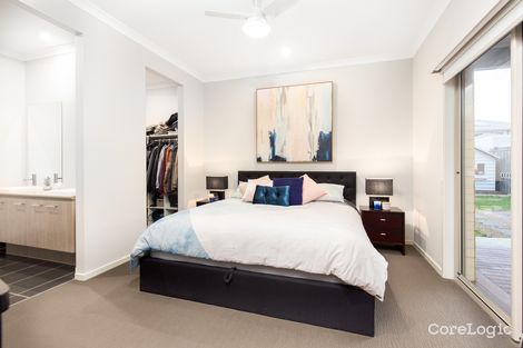 Property photo of 32 Columbia Street Tarneit VIC 3029