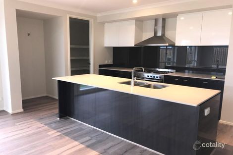 Property photo of 39 Butterleaf Crescent Pimpama QLD 4209