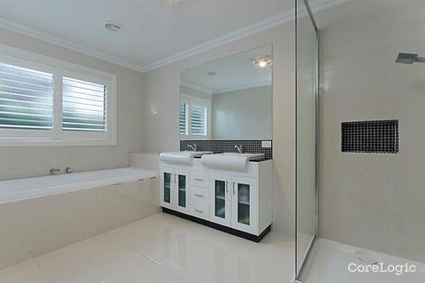 Property photo of 11 Wallaroo Way Highton VIC 3216