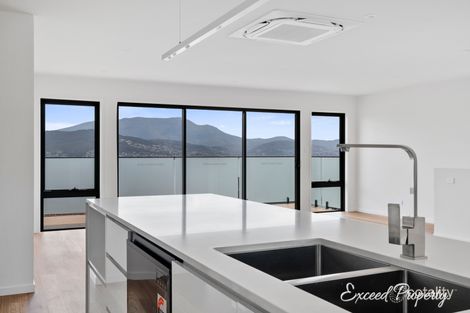 Property photo of 2/4 Ardilletta Road Tranmere TAS 7018