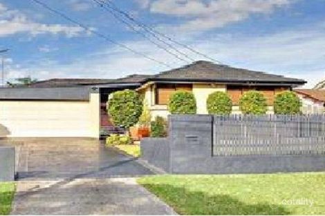 4 Magree Cres, Chipping Norton, NSW 2170