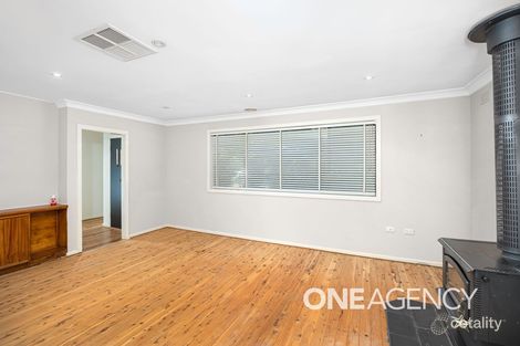 Property photo of 16 Cooinbil Crescent Kooringal NSW 2650