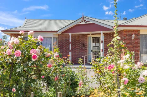 Property photo of 1 Koonung Drive Warragul VIC 3820