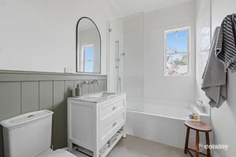 Property photo of 9 Leece Road Uralla NSW 2358