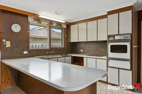 Property photo of 30 Blue Hills Avenue Mount Waverley VIC 3149