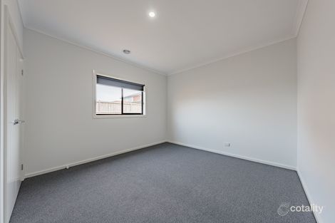 Property photo of 3 Trout Cod Lane Clyde North VIC 3978