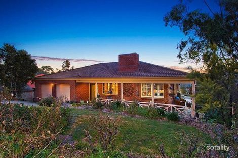 Property photo of 27 Adamson Crescent Wanniassa ACT 2903