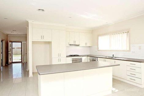 Property photo of 14 Harrow Place Truganina VIC 3029