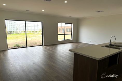 Property photo of 1 Stover Road Clyde North VIC 3978