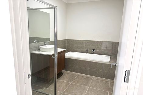 Property photo of 1 Stover Road Clyde North VIC 3978