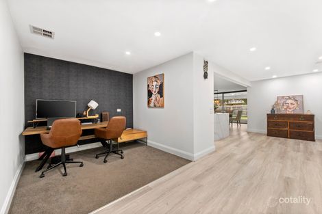 Property photo of 4 Knight Court Endeavour Hills VIC 3802