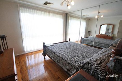 Property photo of 5 Hagen Place Glenfield NSW 2167