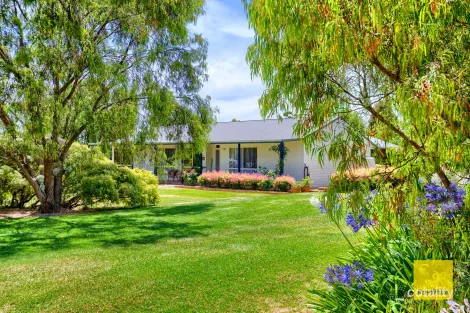 Property photo of 31 Silverstar Court Millbrook WA 6330