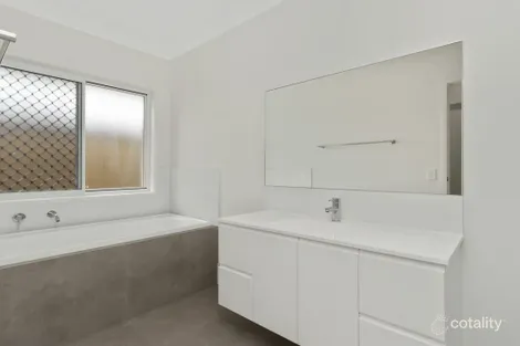 Property photo of 20 Oxford Drive Flagstone QLD 4280