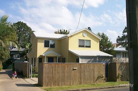 15 Glena St, Fairfield, QLD 4103