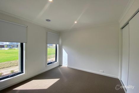 Property photo of 9 Damrosch Walk Point Cook VIC 3030