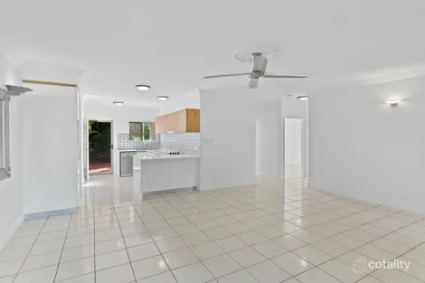 Property photo of 4/2-4 Springfield Crescent Manoora QLD 4870