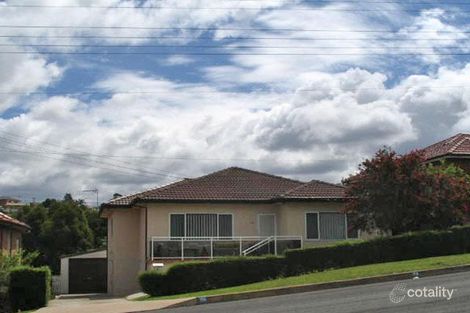 46 Lake Heights Rd, Lake Heights, NSW 2502