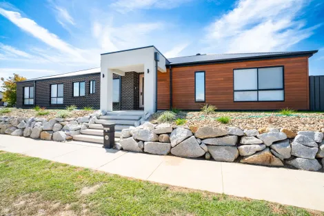 22 Cromwell Rd, Leneva, VIC 3691