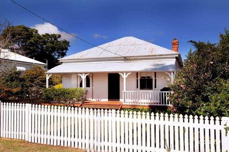 24 Eleanor St, East Toowoomba, QLD 4350