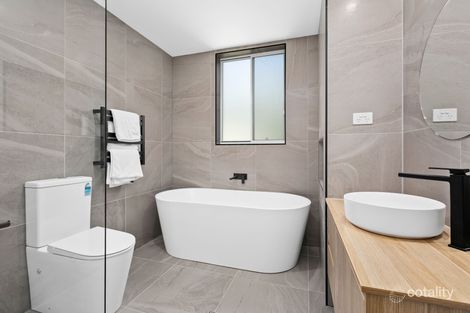 Property photo of 64 Shallows Drive Shell Cove NSW 2529