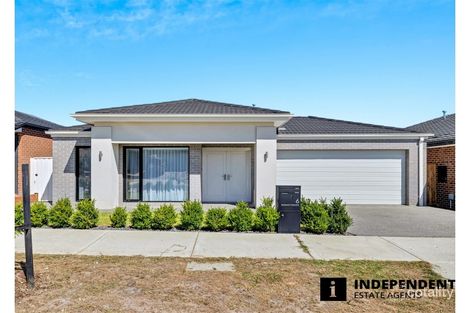 6 Seahawk Cres, Clyde North, VIC 3978