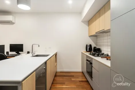 Property photo of 42 Sharp Circuit Mill Park VIC 3082