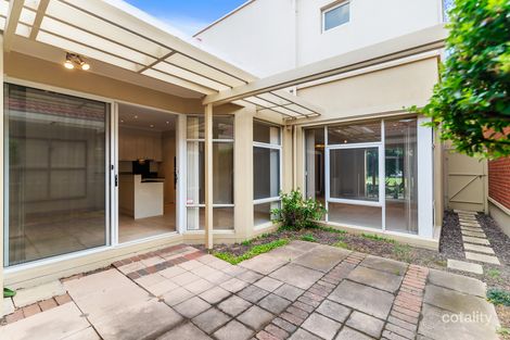 Property photo of 6 Edina Close Port Melbourne VIC 3207