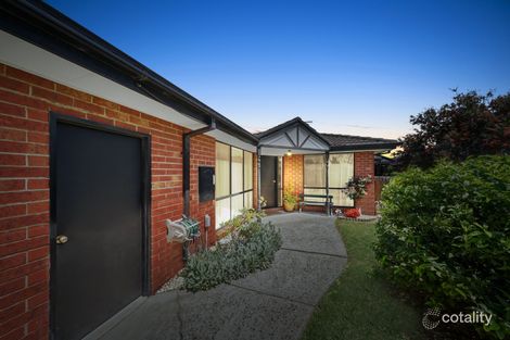 2 Fouz Mews, Cranbourne East, VIC 3977