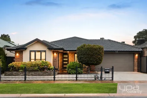 19 Derham Dr, Point Cook, VIC 3030