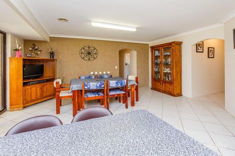 Property photo of 16 Argyll Close Camillo WA 6111