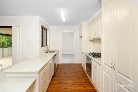 Property photo of 3 Allambie Way Mount Austin NSW 2650