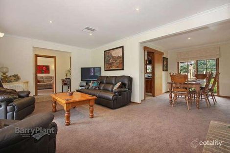 Property photo of 9 The Loch Croydon Hills VIC 3136