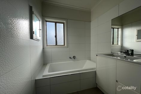 Property photo of 33 Norfolk Crescent Frankston North VIC 3200