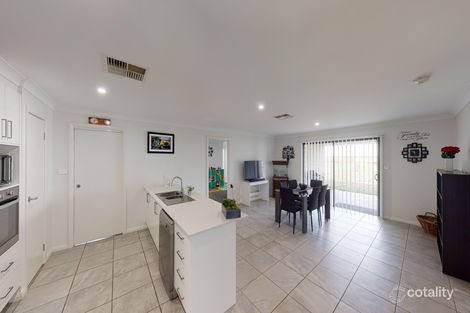 Property photo of 3 Hovea Court Dubbo NSW 2830