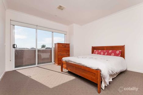 Property photo of 7 Aura Way Craigieburn VIC 3064
