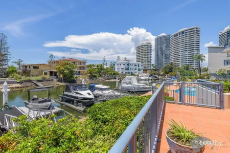 4/9-13 Madang Cres, Runaway Bay, QLD 4216