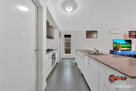 Property photo of 14 Montvale Drive Craigieburn VIC 3064